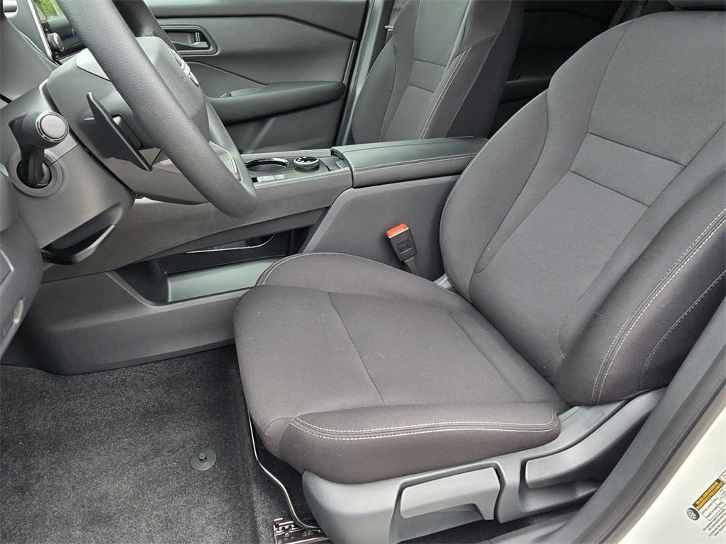 new 2025 Nissan Rogue car, priced at $30,000