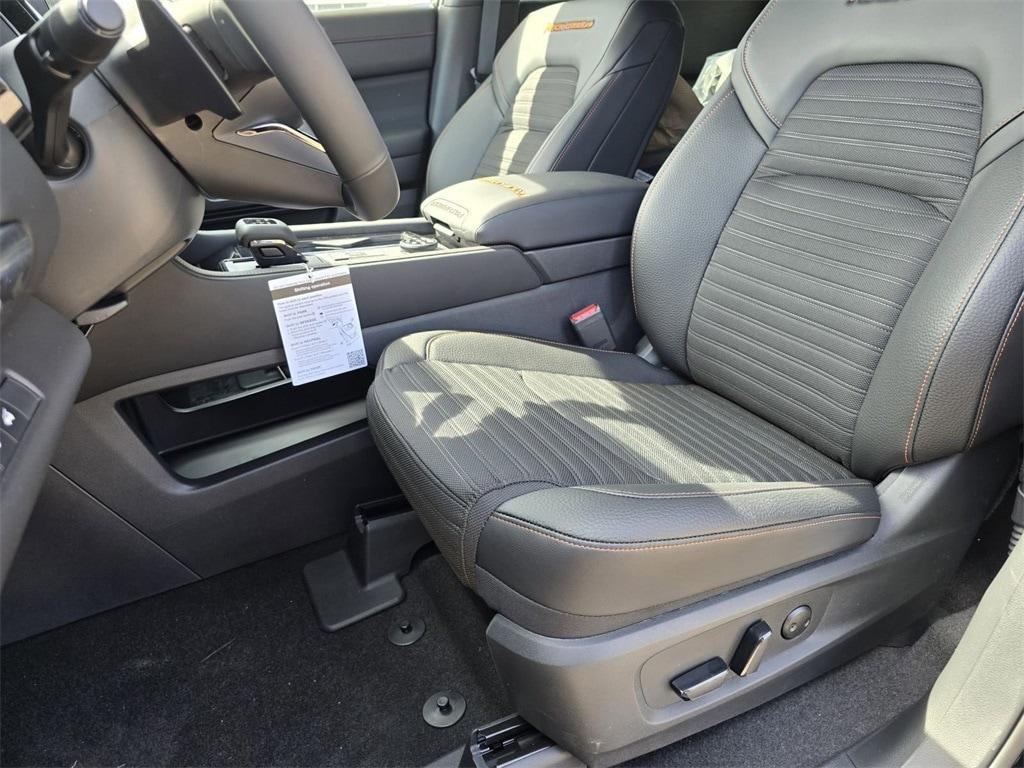 new 2025 Nissan Pathfinder car, priced at $46,675