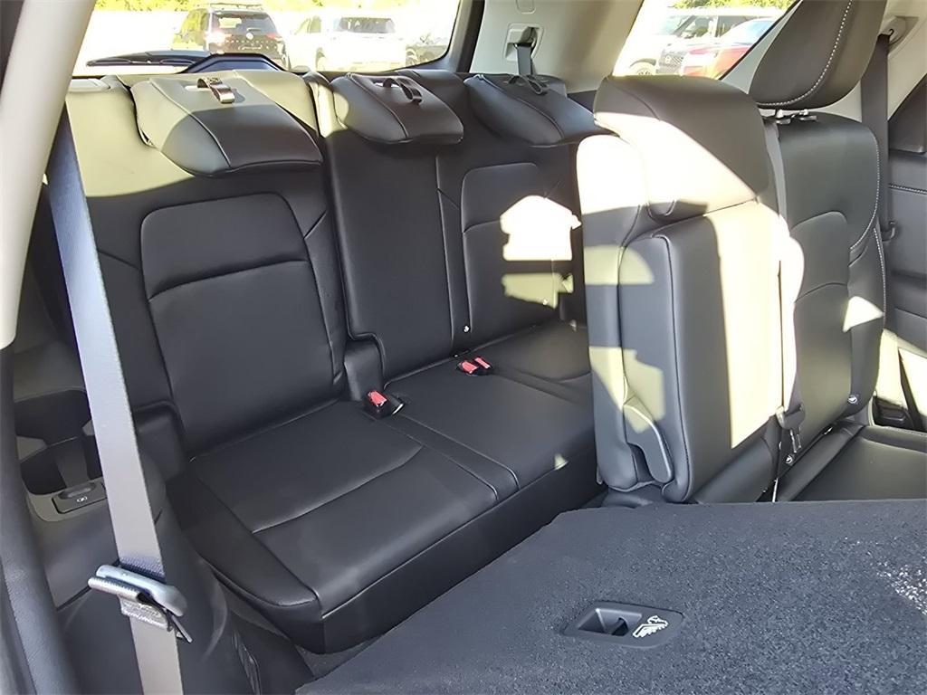 new 2025 Nissan Pathfinder car, priced at $39,980