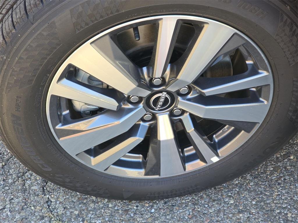new 2025 Nissan Pathfinder car, priced at $39,980