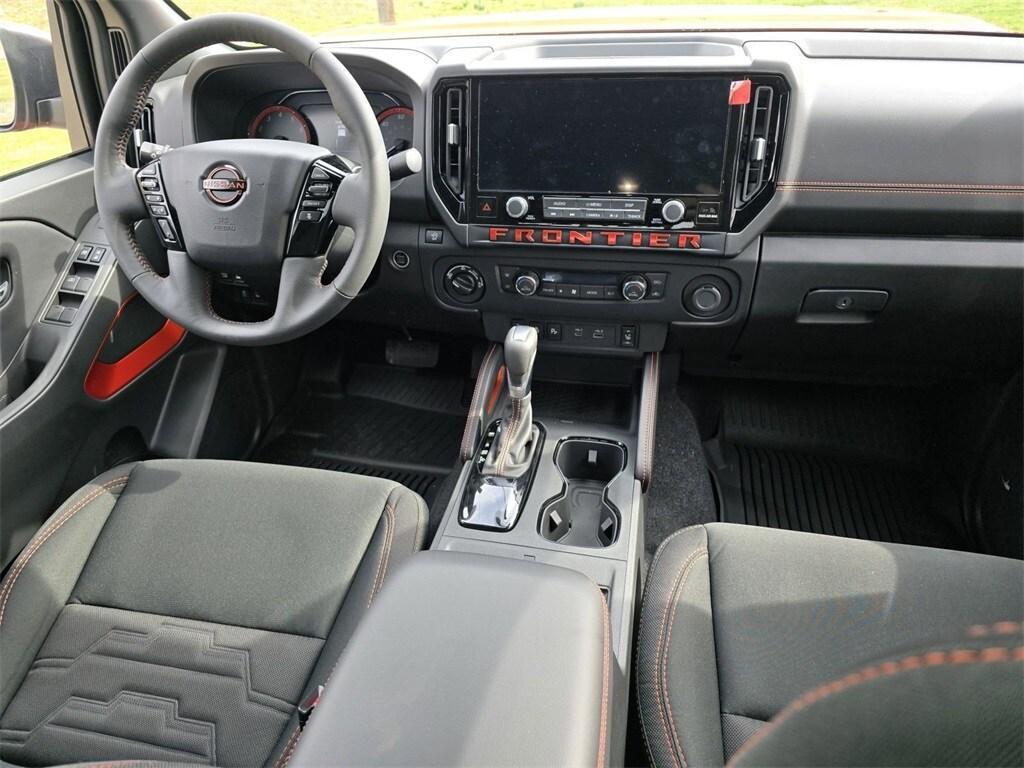 new 2025 Nissan Frontier car