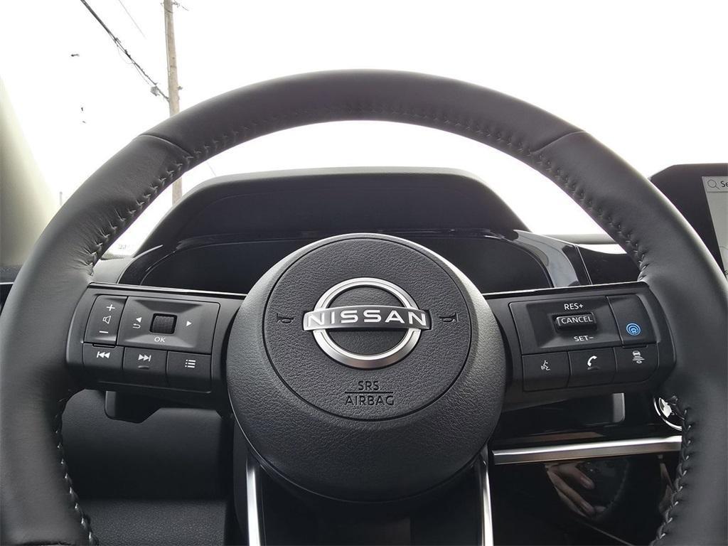 new 2025 Nissan Pathfinder car, priced at $40,980