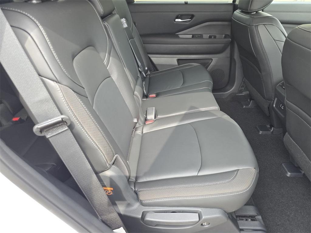 new 2025 Nissan Pathfinder car, priced at $40,980