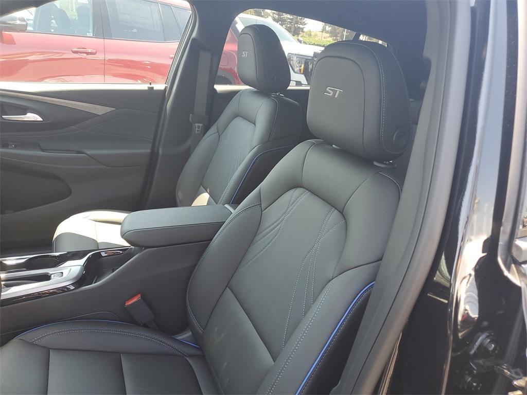 new 2025 Buick Envista car, priced at $24,972