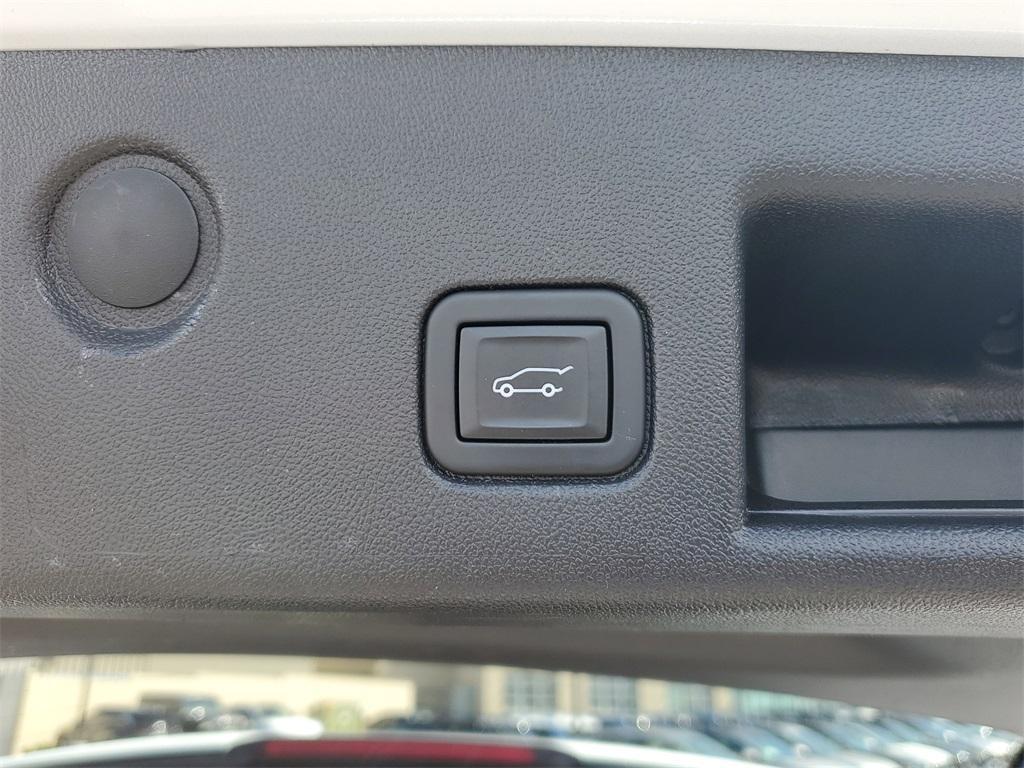 used 2024 Chevrolet Equinox car, priced at $17,699