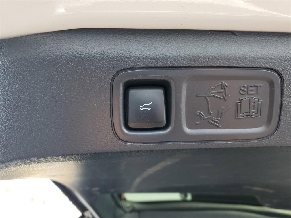 used 2023 Ford Expedition car, priced at $35,451