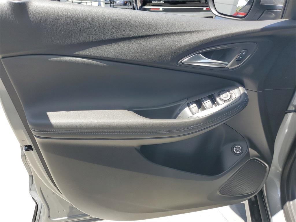 new 2025 Buick Encore GX car, priced at $28,401