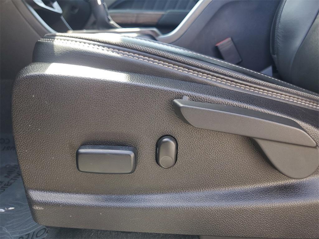 used 2022 GMC Canyon car, priced at $35,451