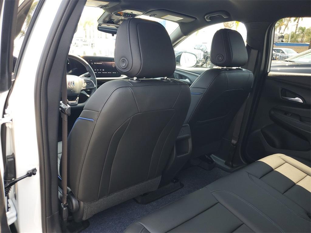 new 2025 Buick Envista car, priced at $24,474