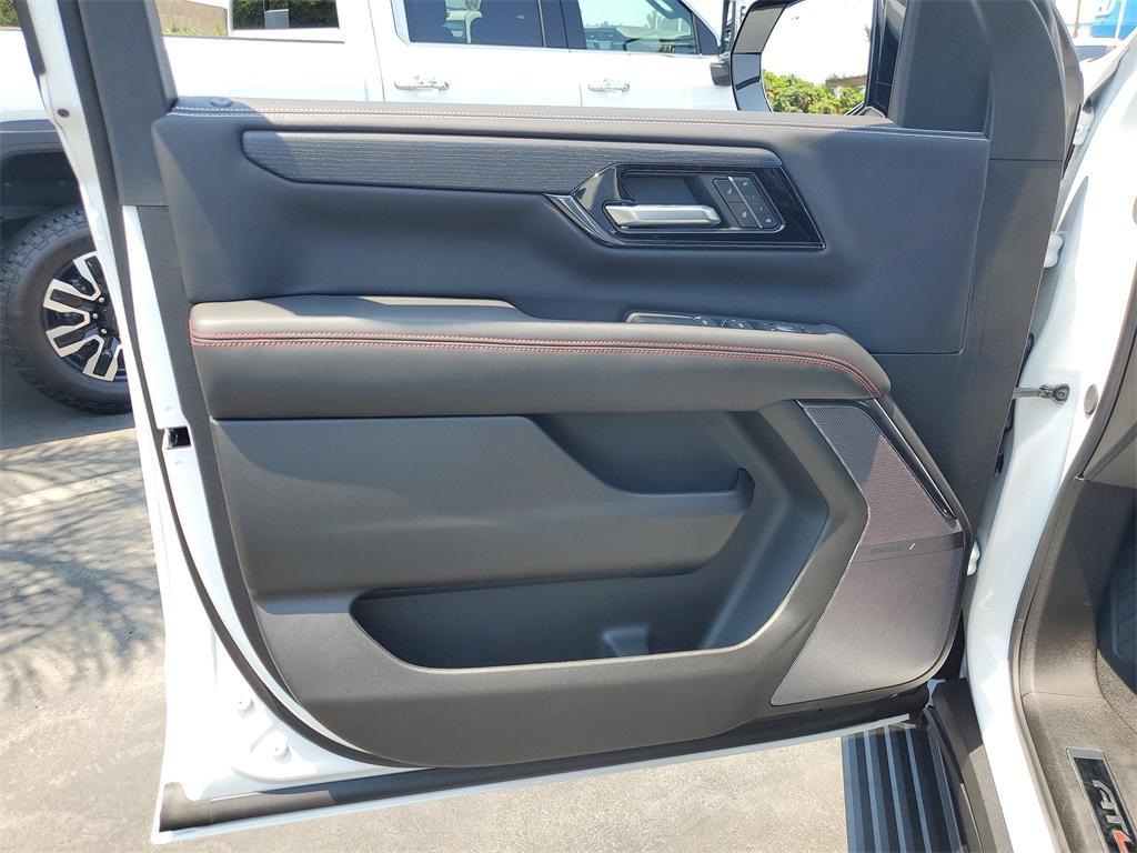 new 2025 GMC Yukon car, priced at $95,579