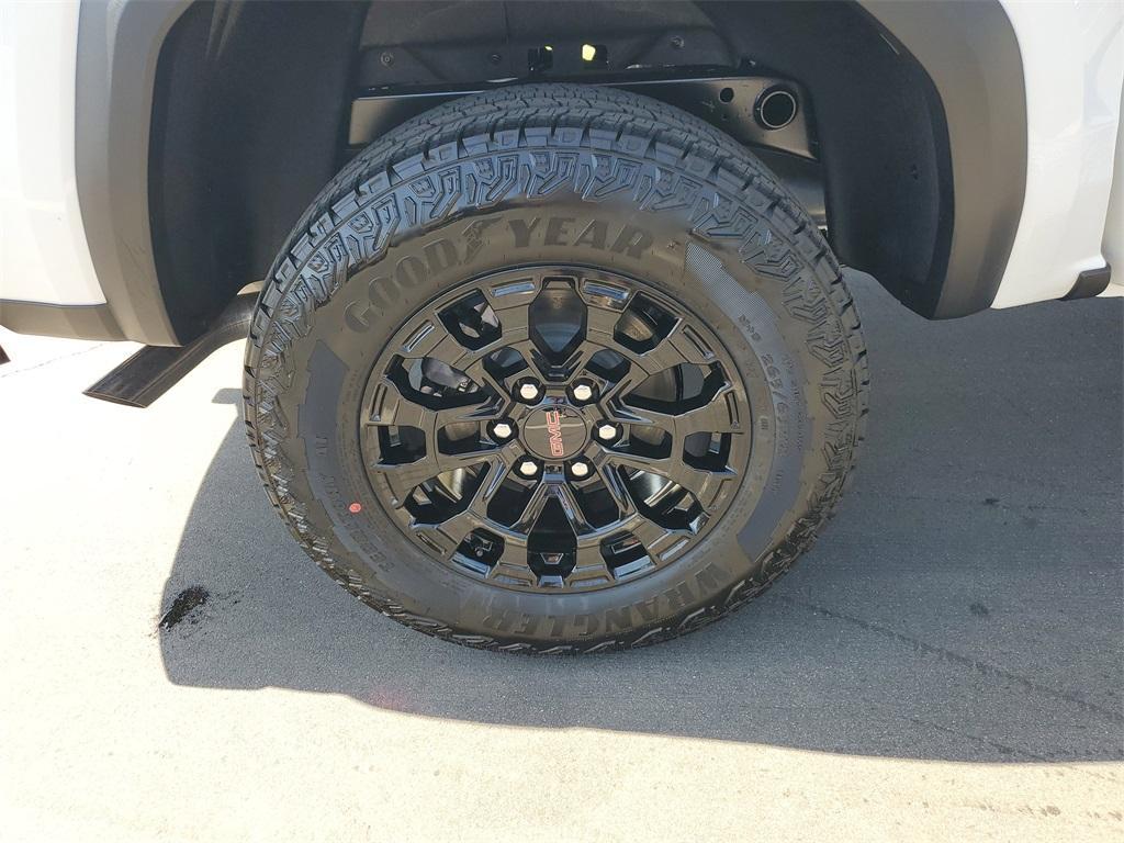 new 2026 GMC Canyon car, priced at $41,121