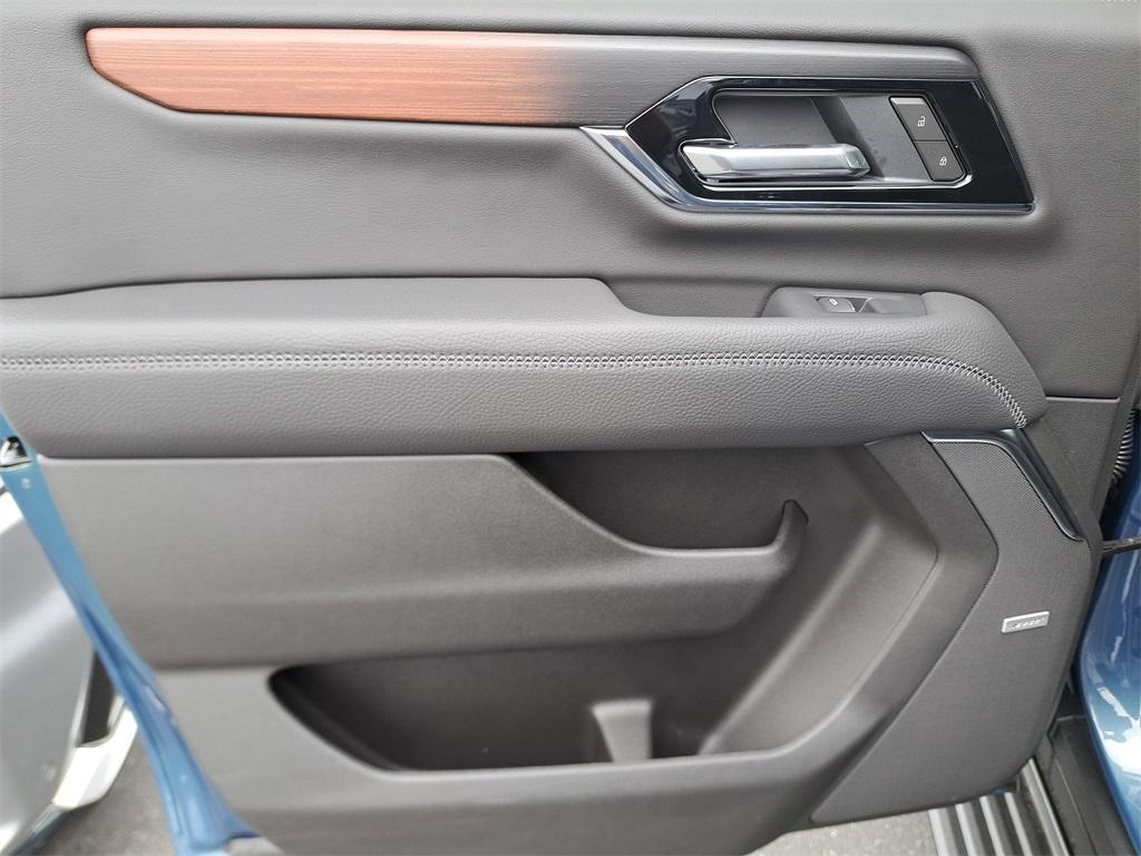 new 2025 GMC Yukon XL car, priced at $92,876