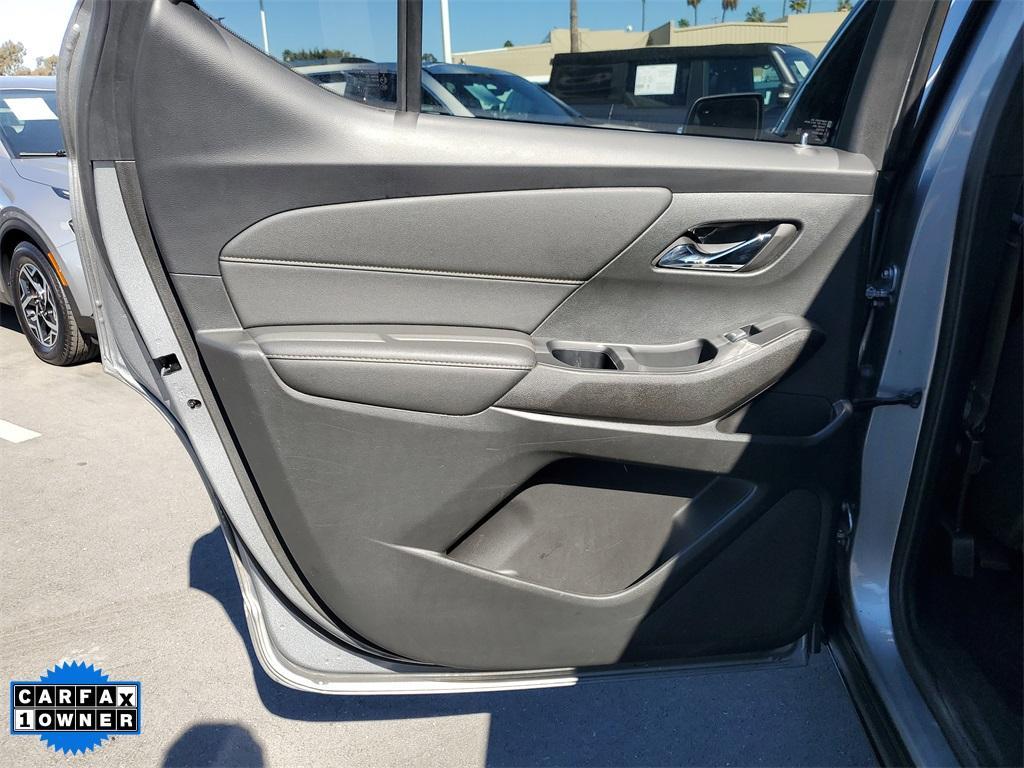 used 2023 Chevrolet Traverse car, priced at $26,351