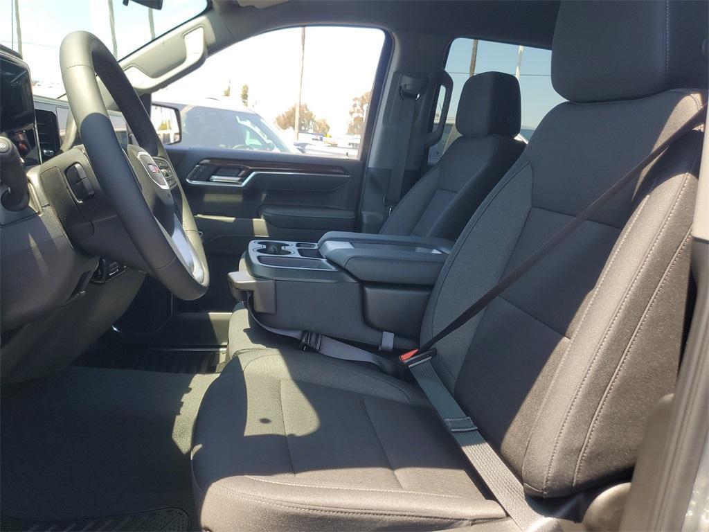 new 2025 GMC Sierra 1500 car, priced at $48,389