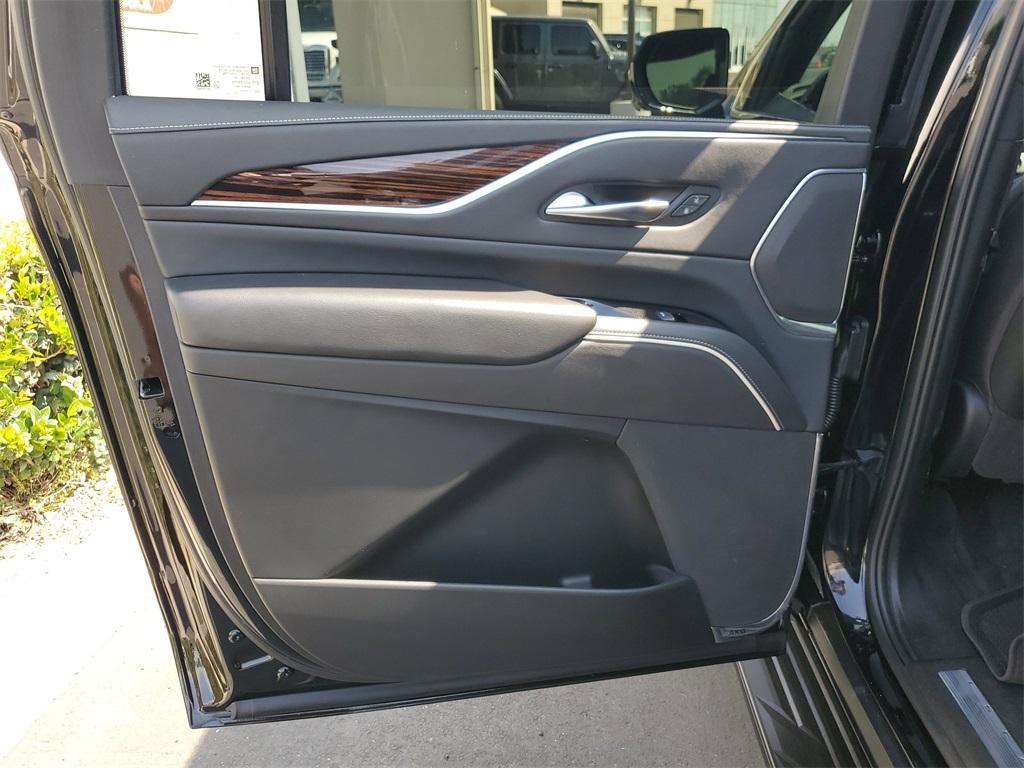 used 2022 Cadillac Escalade ESV car, priced at $60,991