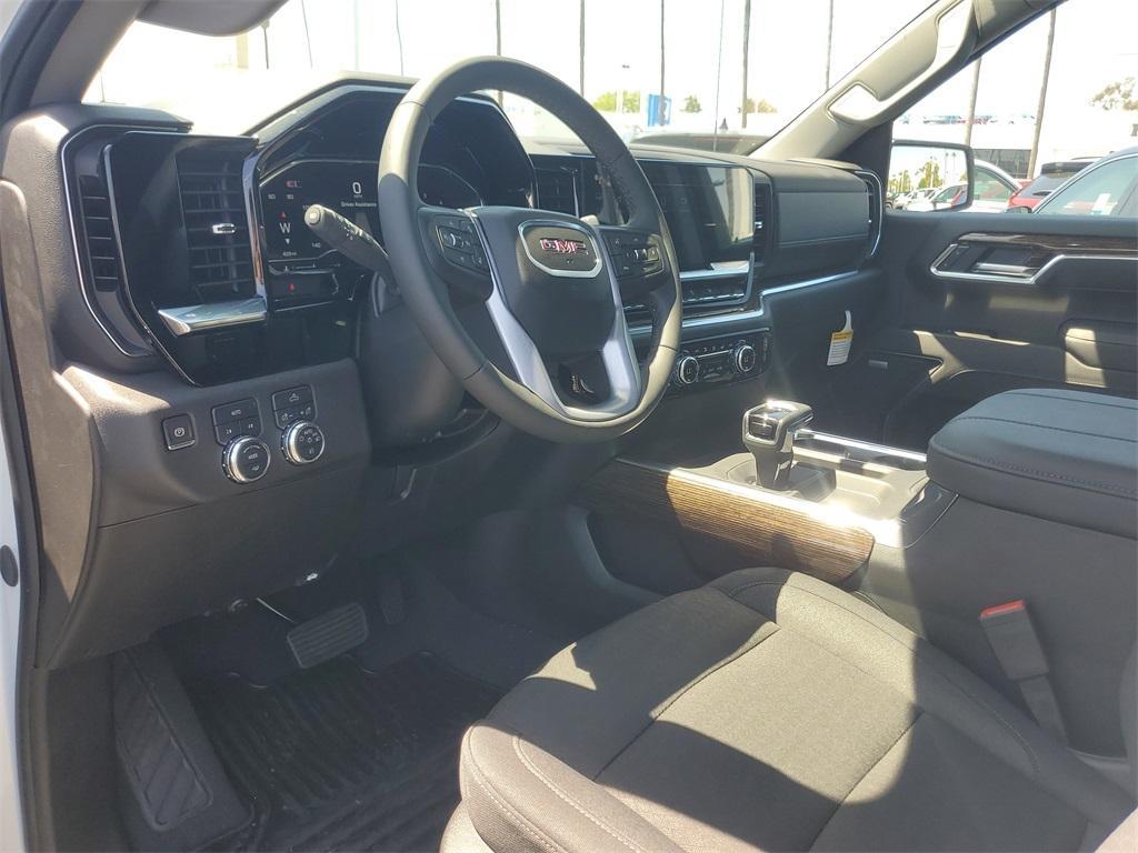 new 2025 GMC Sierra 1500 car, priced at $53,626