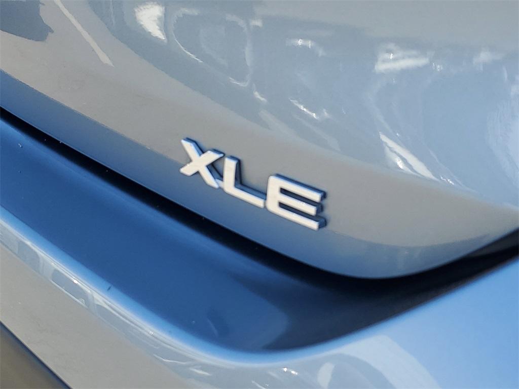 used 2022 Toyota Highlander car, priced at $28,899