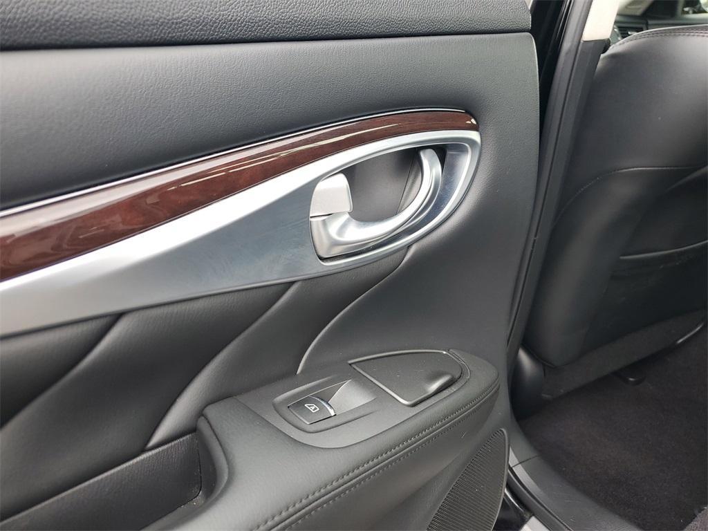 used 2015 INFINITI Q70 car, priced at $14,451