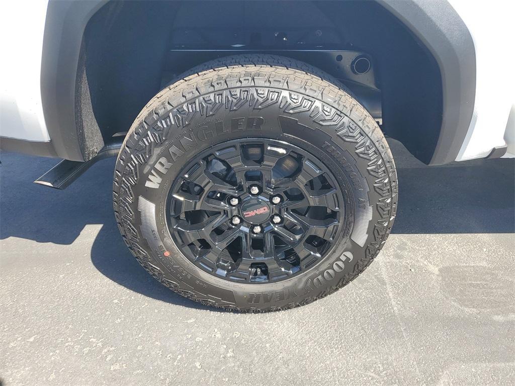 new 2026 GMC Canyon car, priced at $41,121