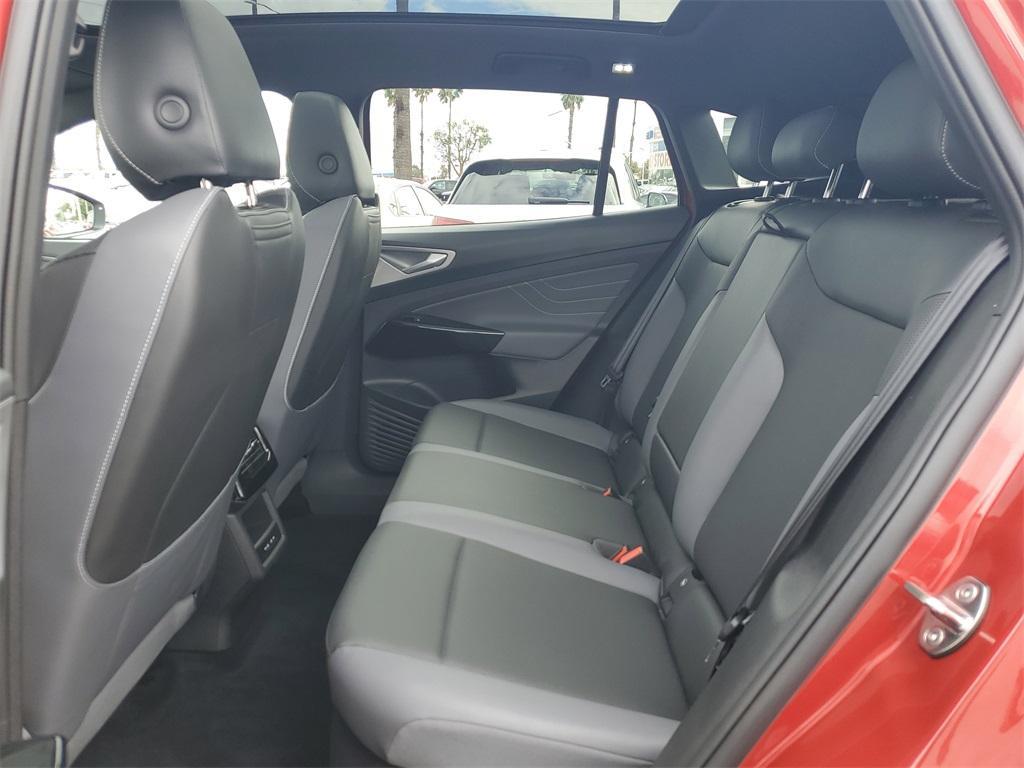 used 2024 Volkswagen ID.4 car, priced at $22,991