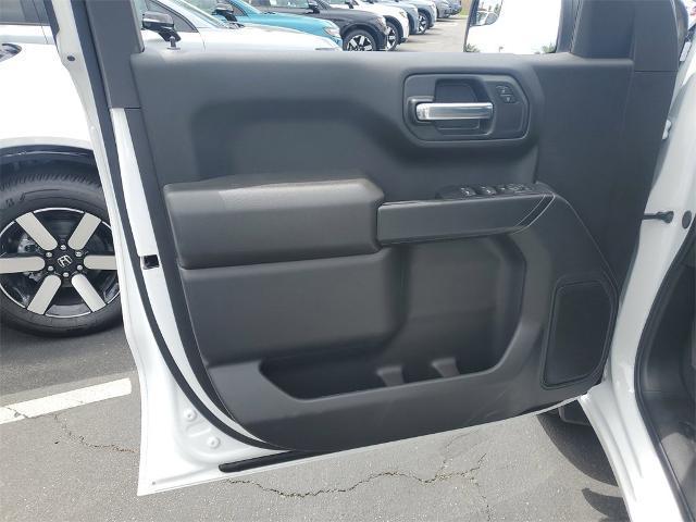 new 2025 GMC Sierra 1500 car, priced at $44,026