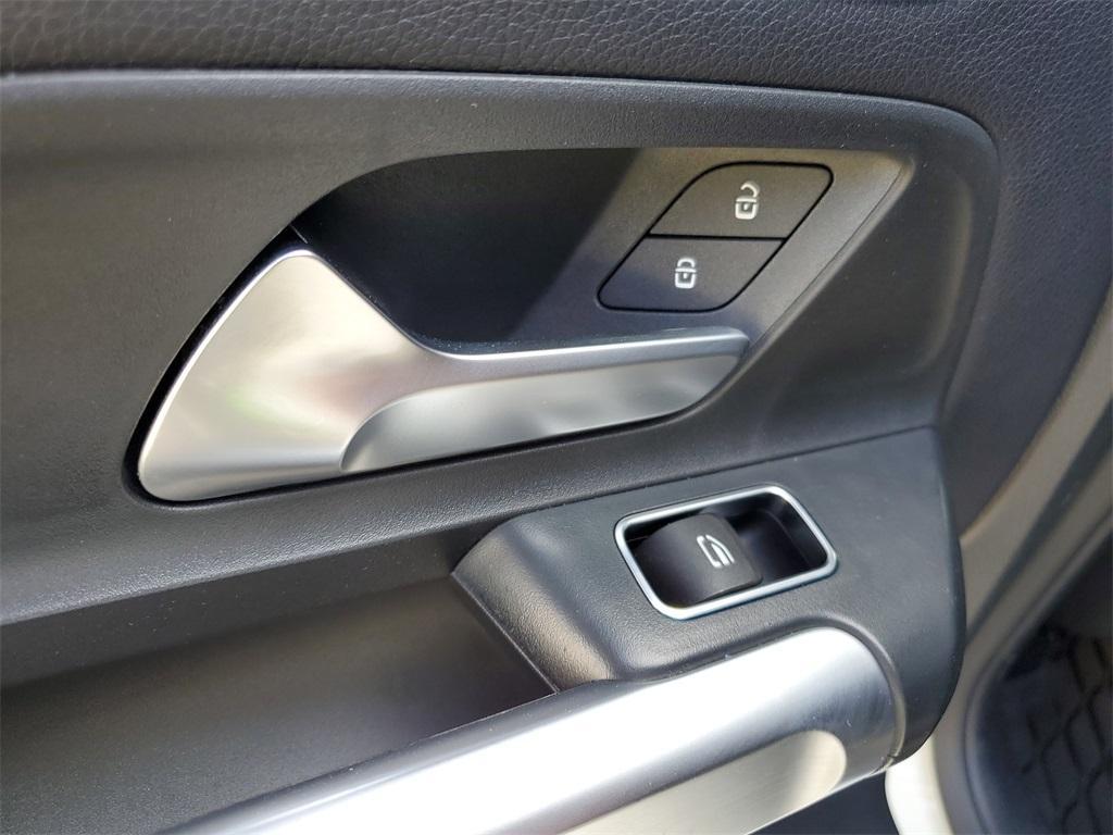 used 2021 Mercedes-Benz GLB 250 car, priced at $19,351