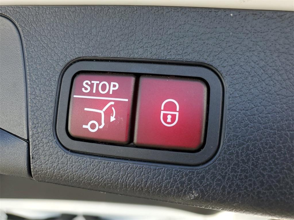 used 2021 Mercedes-Benz GLB 250 car, priced at $19,351