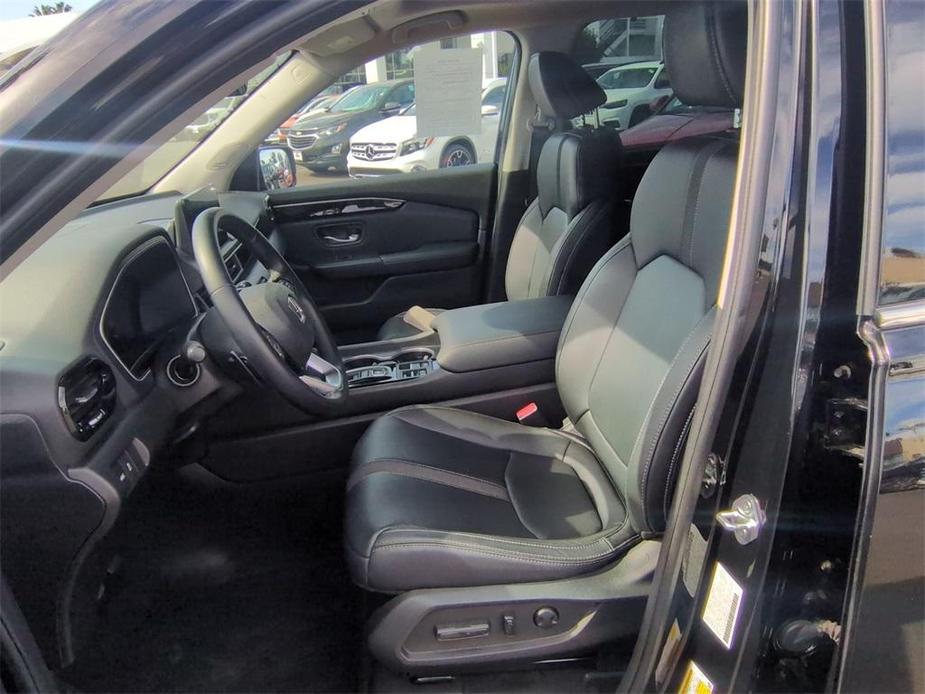 used 2023 Honda Pilot car, priced at $39,391