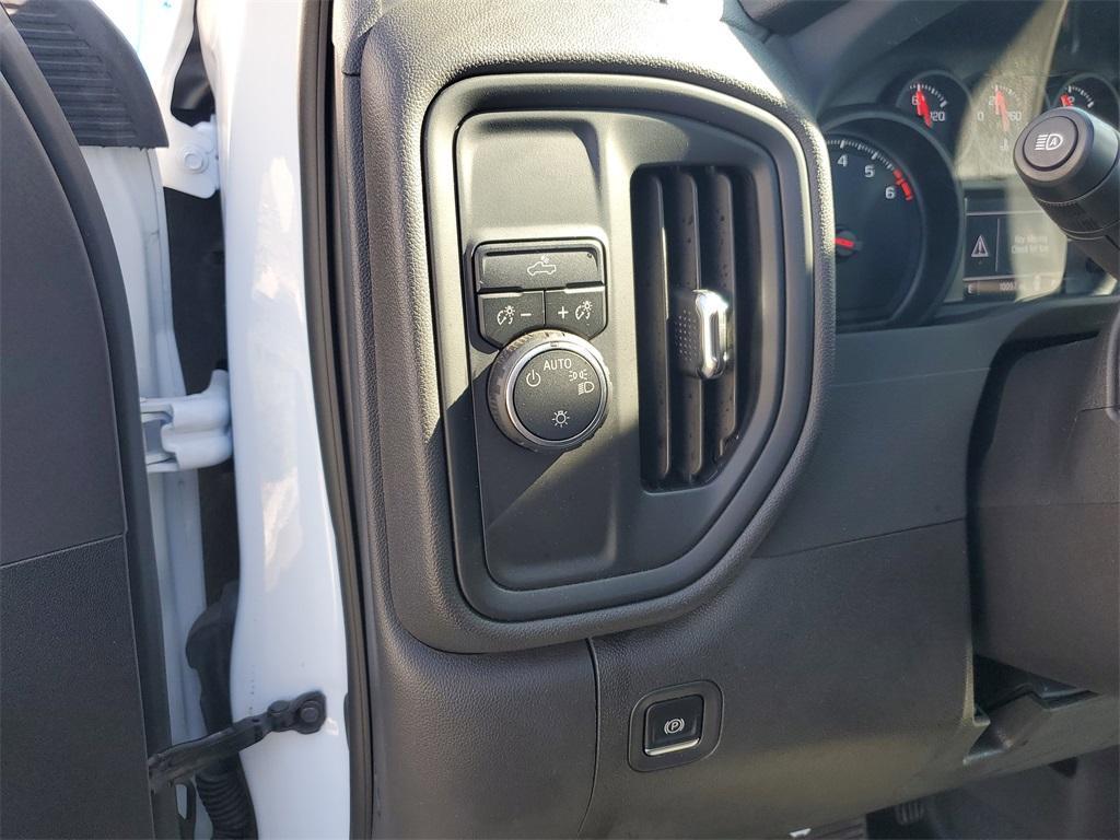 used 2024 Chevrolet Silverado 1500 car, priced at $25,991