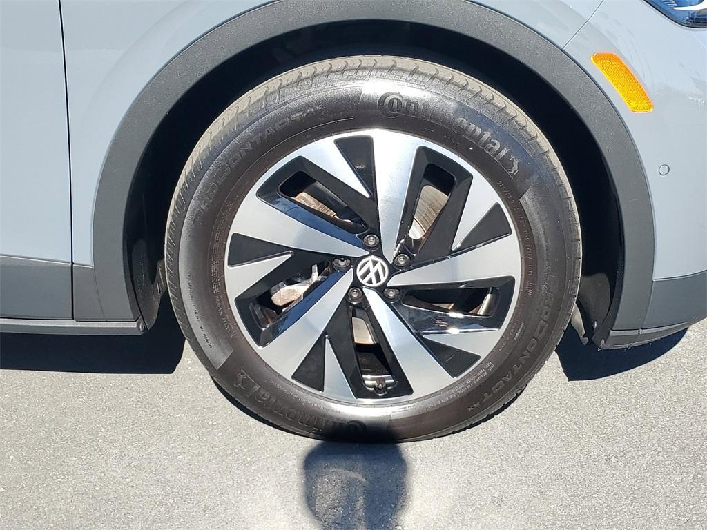 used 2023 Volkswagen ID.4 car, priced at $17,991