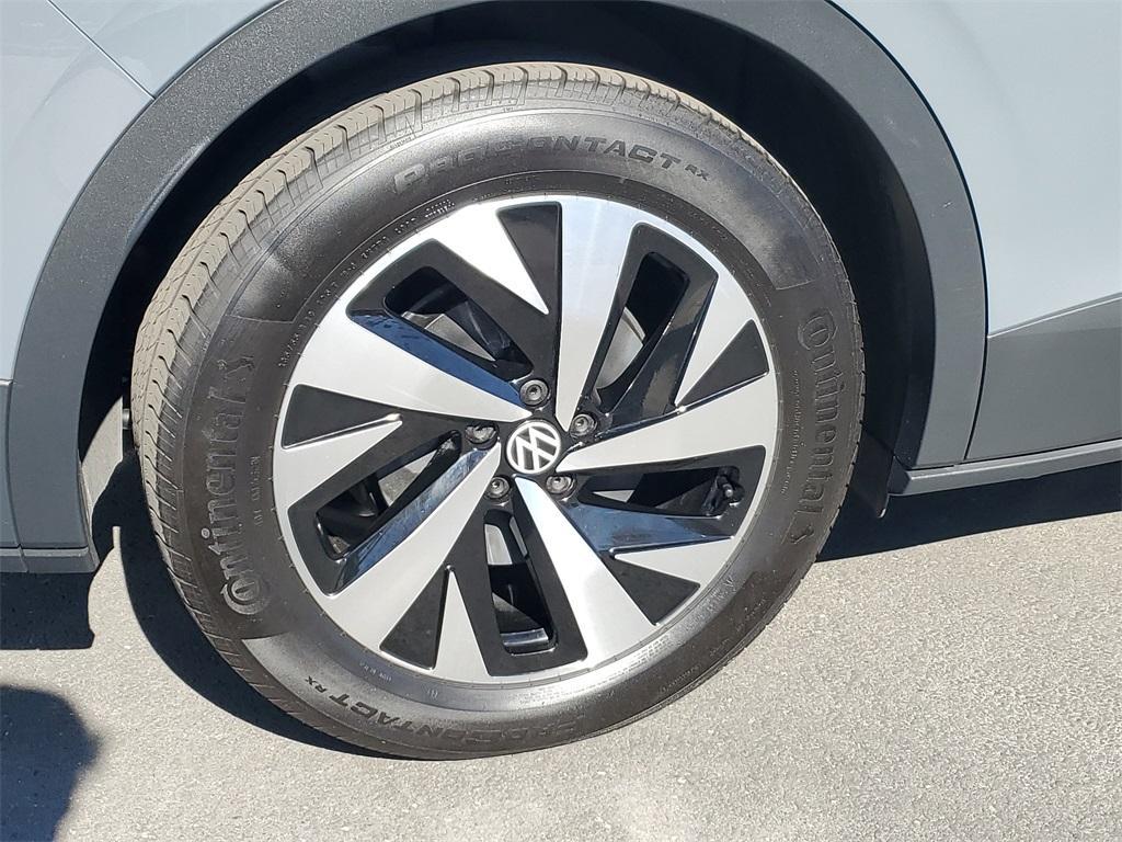 used 2023 Volkswagen ID.4 car, priced at $17,991