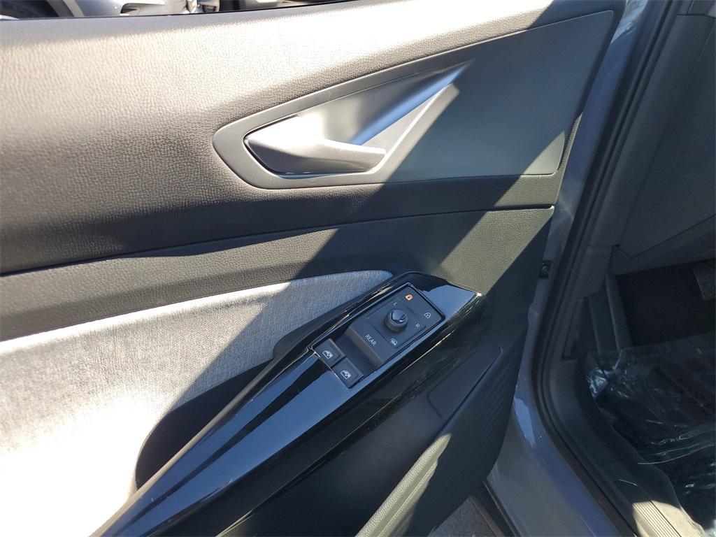 used 2023 Volkswagen ID.4 car, priced at $17,991