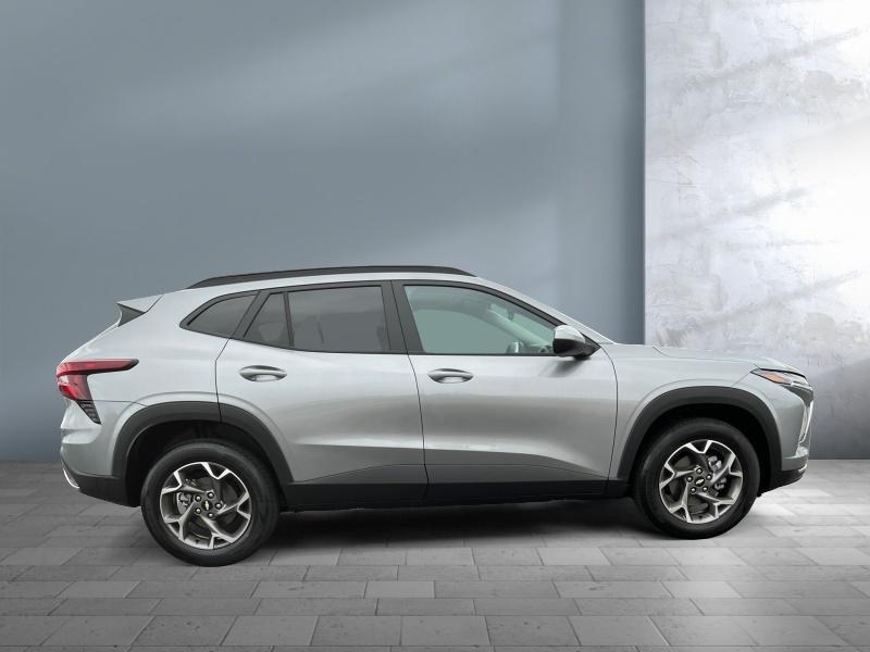 new 2025 Chevrolet Trax car, priced at $25,634