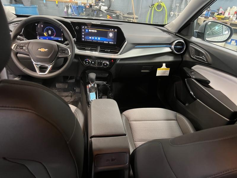 new 2025 Chevrolet Trax car, priced at $25,634