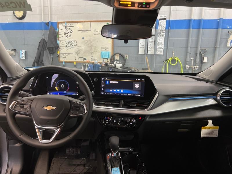 new 2025 Chevrolet Trax car, priced at $25,634