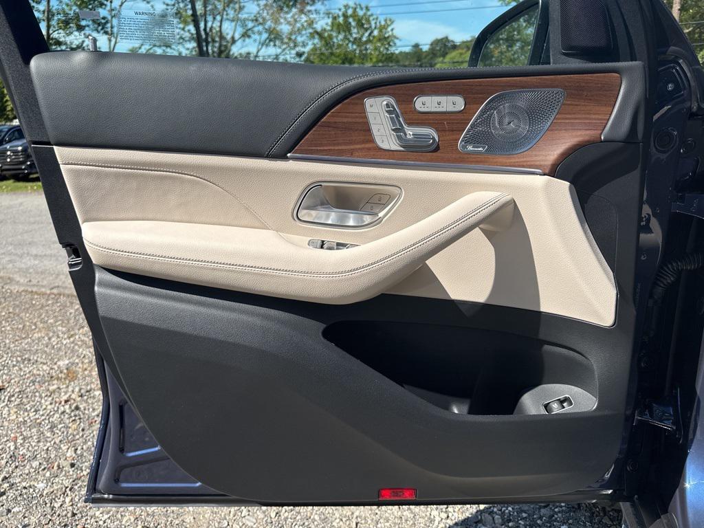 new 2026 Mercedes-Benz GLS 580 car, priced at $121,250