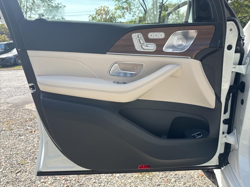new 2026 Mercedes-Benz GLE 450 car, priced at $77,665