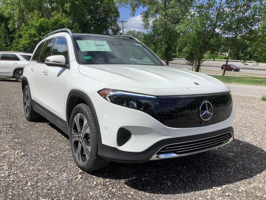 new 2024 Mercedes-Benz EQB 300 car, priced at $64,210