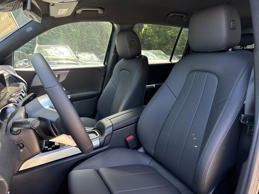 new 2025 Mercedes-Benz GLB 250 car, priced at $49,595