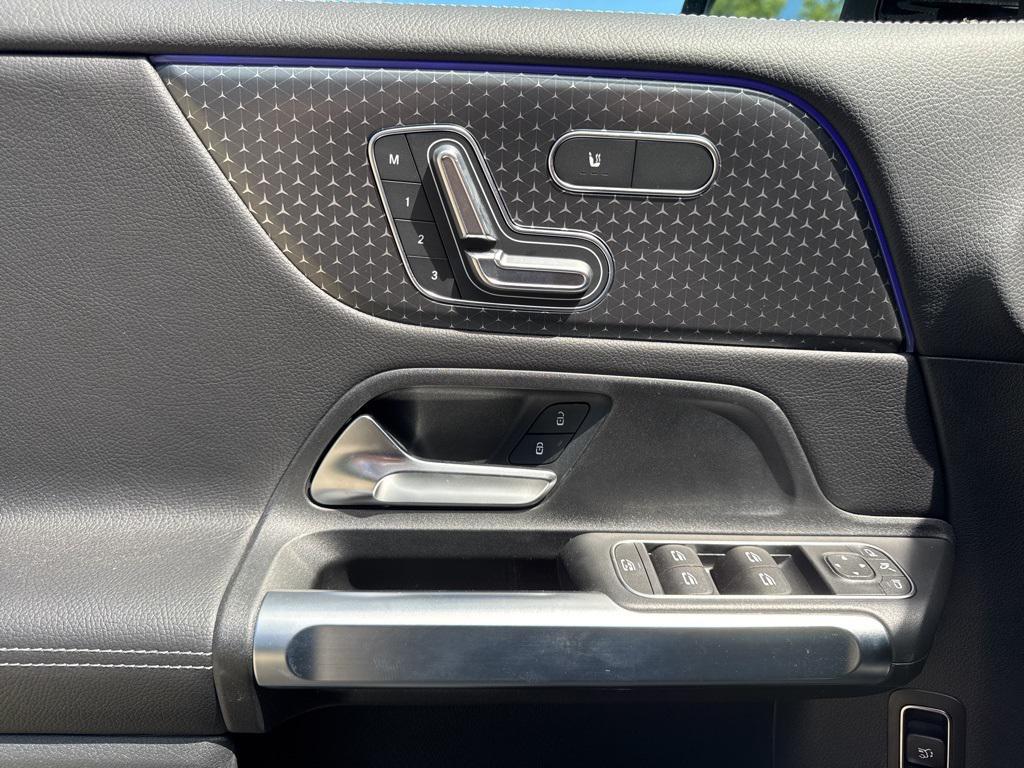 new 2025 Mercedes-Benz GLB 250 car, priced at $49,595