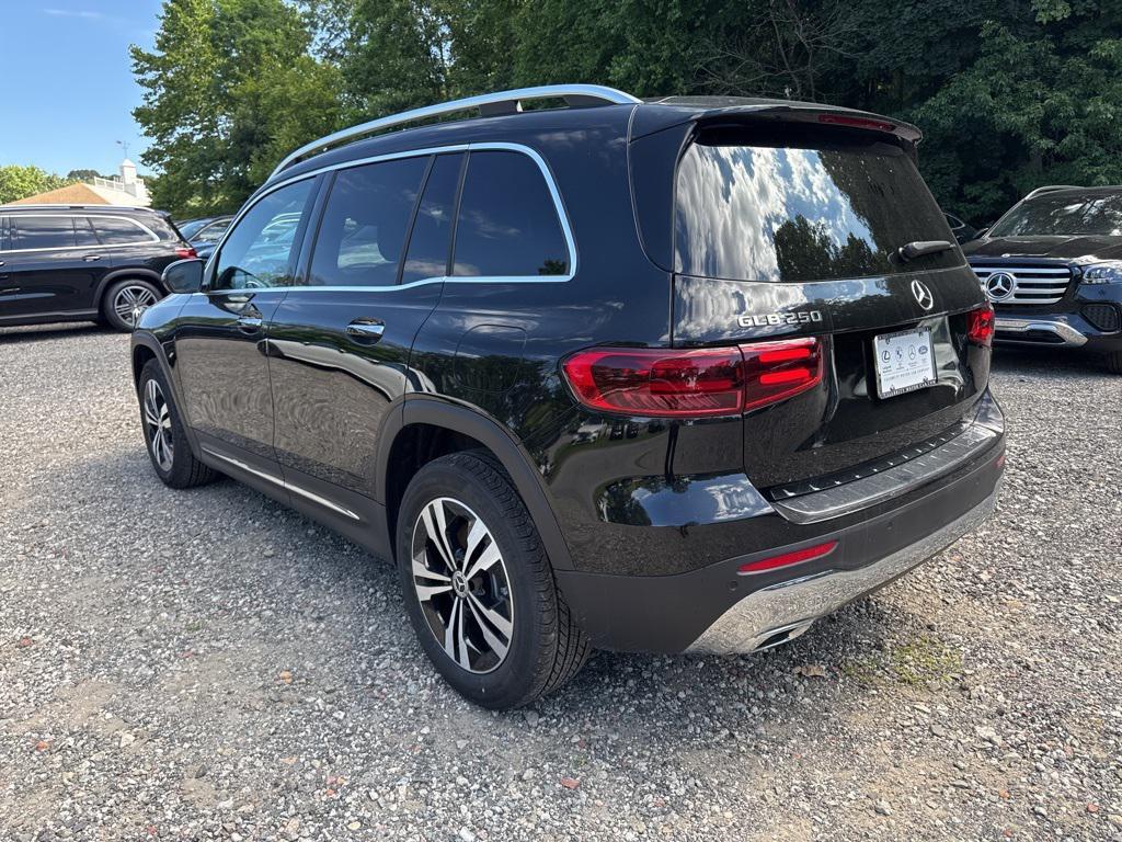 new 2025 Mercedes-Benz GLB 250 car, priced at $49,595