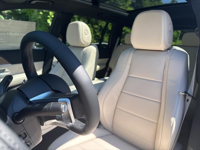 new 2025 Mercedes-Benz GLS 450 car, priced at $95,365