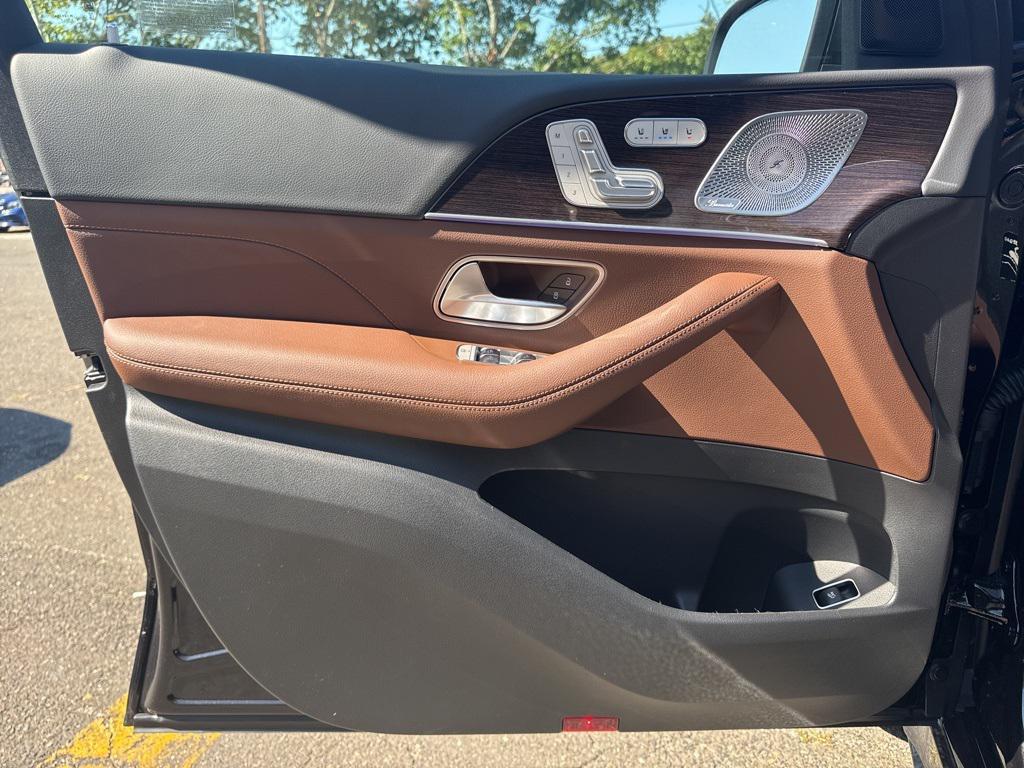 new 2026 Mercedes-Benz GLS 450 car, priced at $96,400