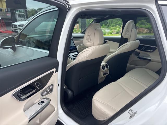 used 2025 Mercedes-Benz GLC 300 car
