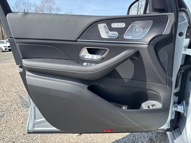 new 2025 Mercedes-Benz GLS 450 car, priced at $95,535