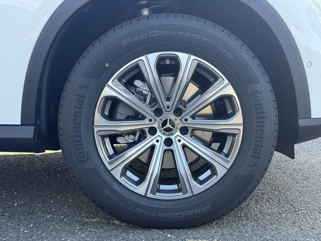 new 2026 Mercedes-Benz GLC 300 car, priced at $57,570
