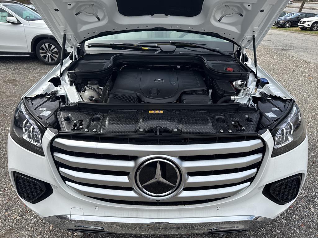 new 2025 Mercedes-Benz GLS 450 car, priced at $90,980