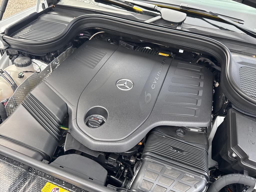 new 2025 Mercedes-Benz GLS 450 car, priced at $90,980
