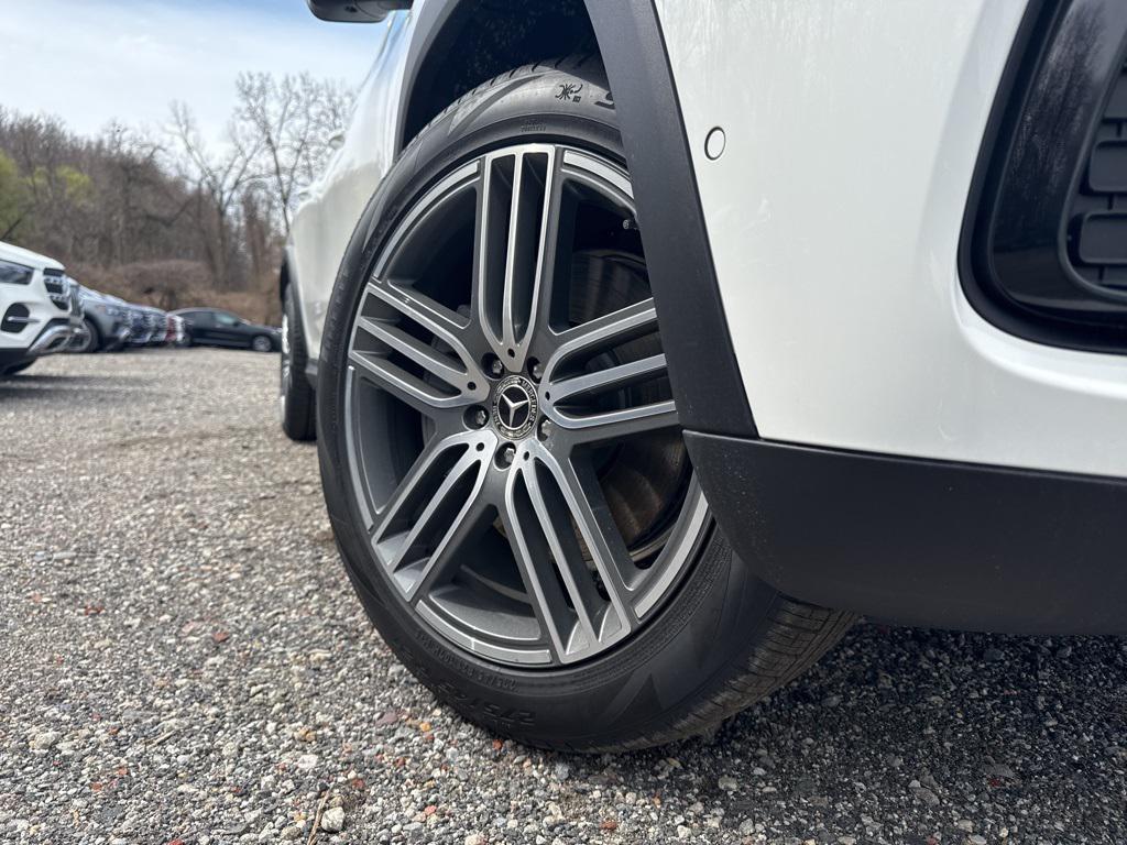 new 2025 Mercedes-Benz GLS 450 car, priced at $90,980