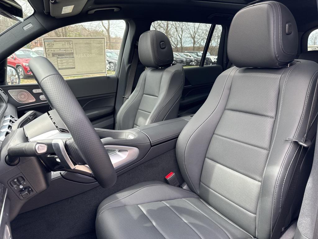 new 2025 Mercedes-Benz GLS 450 car, priced at $95,685